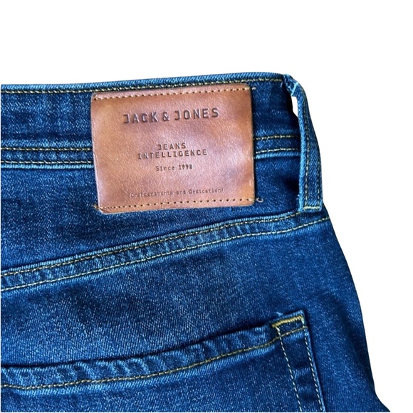 Men’s Jack & Jones Medium-Washed Denim Comfort Fit Mike-Style Jeans W36/L34 - Picture 13 of 15